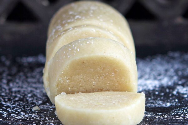 Marzipan: Manisan Almond yang Elegan dan Lezat
