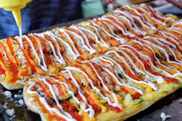 Roti John: Camilan Lezat dan Menggoda Selera Indonesia