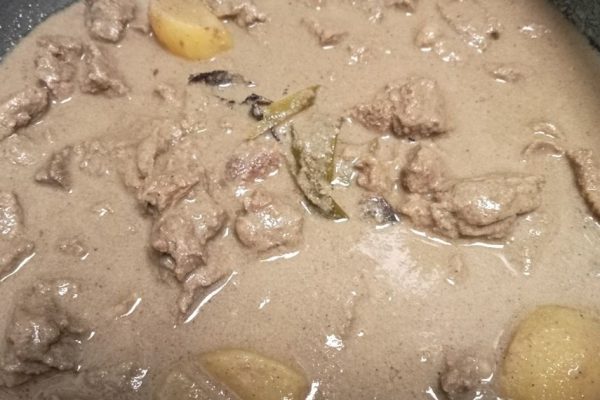 Mengenal Resep dan Cara Membuat Daging Sapi Masak Putih